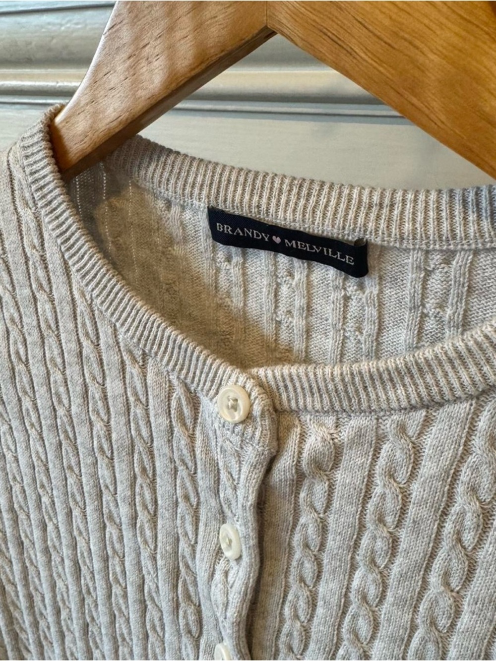 Brandy Melville Zoe Cardigan Light Gray Cable Knit Cropped XS/S - Picture 4 of 8